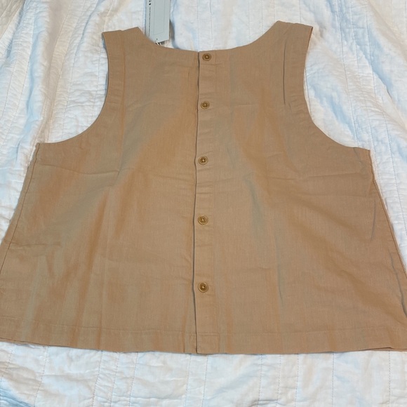 Pact Linen and organic cotton button back top - Picture 5 of 6